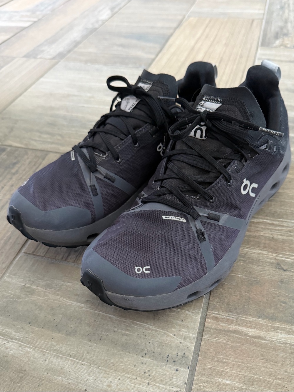 ON-RUNNING CLOUDSURFER TRAIL WATERPROOF Men’s size 9